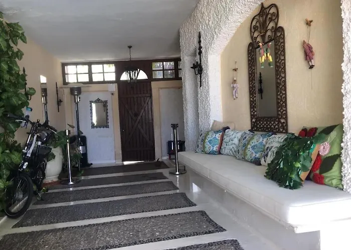 Castle81homes Yellow-sari , Sea View House Semesterbostad *