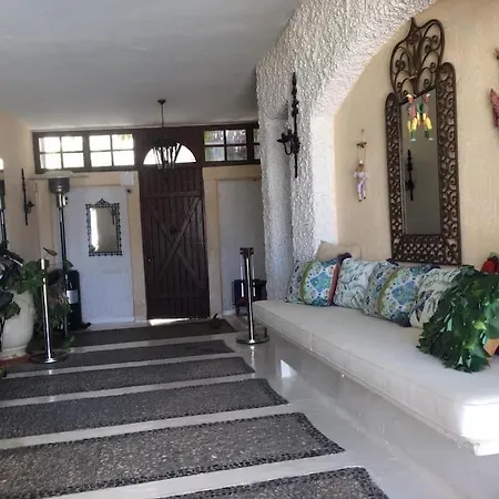 Castle81homes Yellow-sari , Sea View House Casa vacanze *