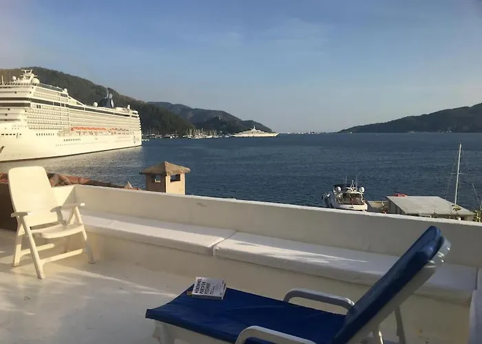 Castle81homes Yellow-sari , Sea View House *