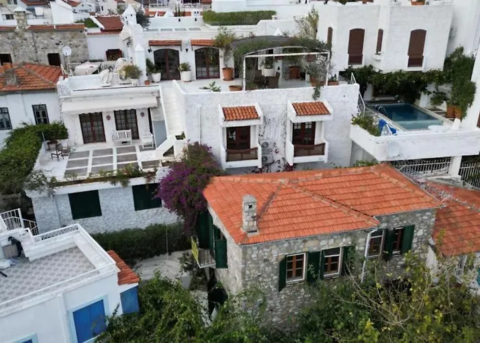 Castle81homes Yellow-sari , Sea View House *