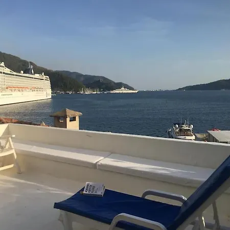 Castle81homes Yellow-sari , Sea View House *